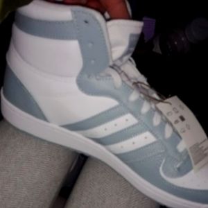 Men's Adidas sneakers